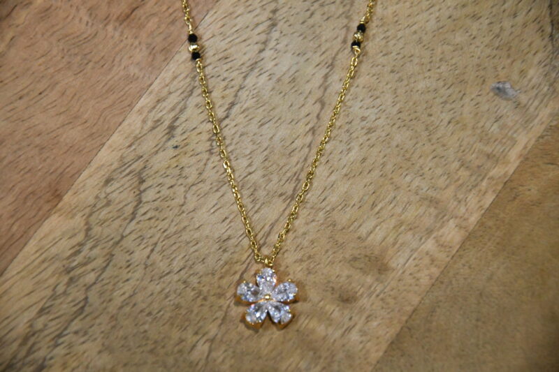 Simple Flower Diamond Black Beads NFBB07 - Image 2
