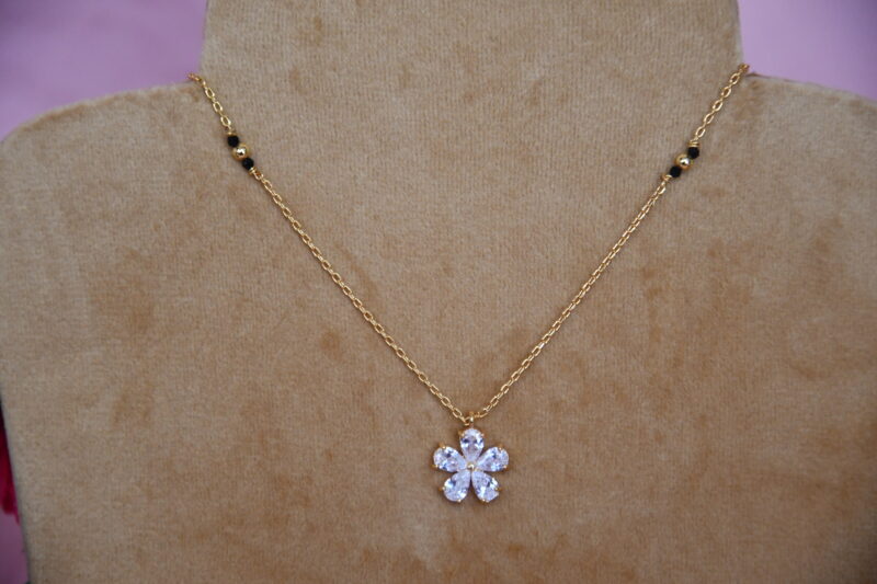 Simple Flower Diamond Black Beads NFBB07 - Image 3