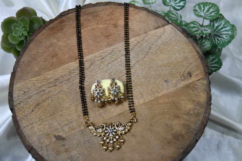 Long Peacock Black Beads with Earrings NFBB12