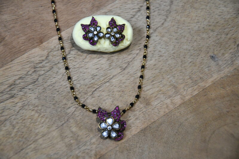 Simple Spinal Black Beads with Victorian Flower Pendant and Earrings NFBB13 - Image 2