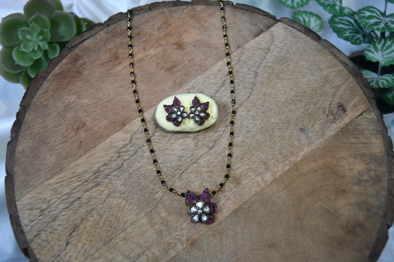 Simple Spinal Black Beads with Victorian Flower Pendant and Earrings NFBB13