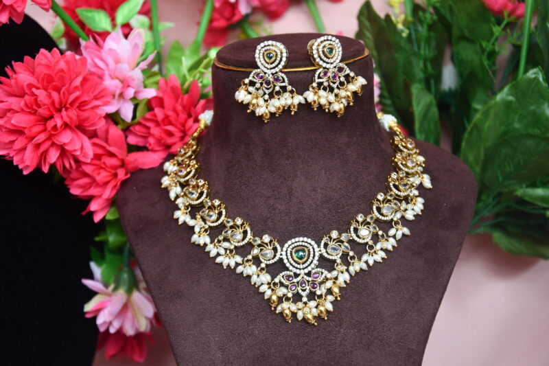 Uncut Peacock Pearl Neckset NFN84