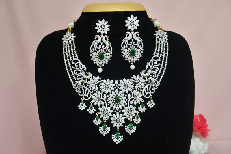 Diamond Finish Emerald Short Neckset NFN96