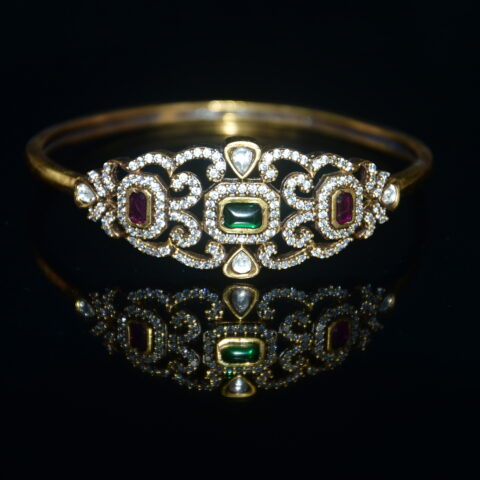 Victorian single bangle on wrist