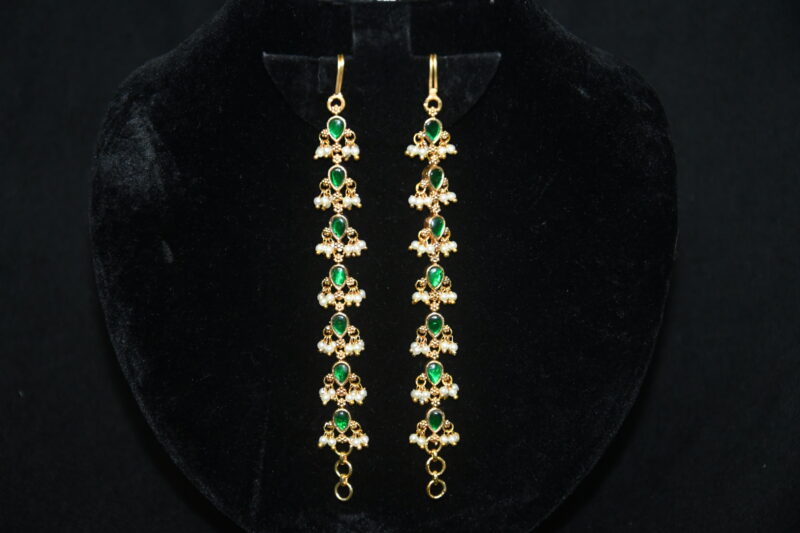 Jadau kundan green matilu/earchain by Nischala Fashions