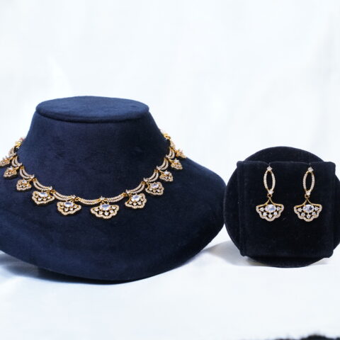 Simple flower necklace with earrings in white NFN123W