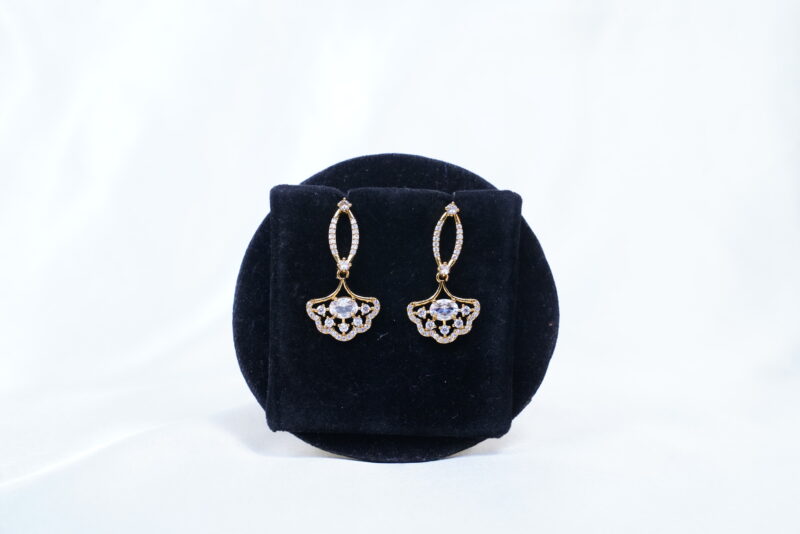 Simple flower necklace with earrings in white NFN123W - Image 3