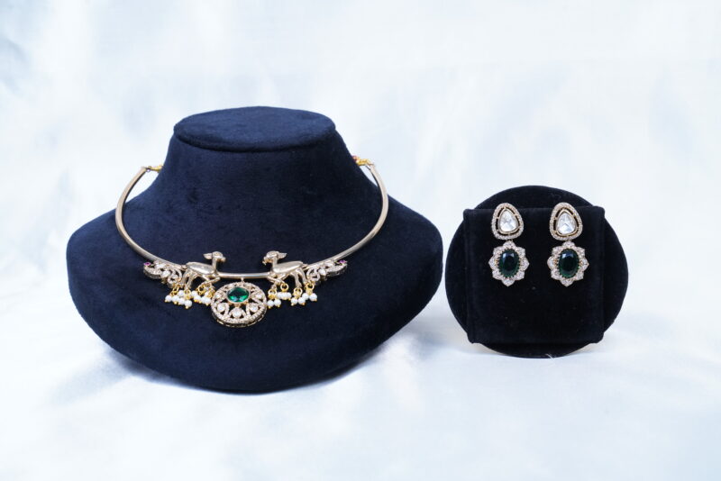 Deer hasli/kante necklace with earrings in green (NFN124G)