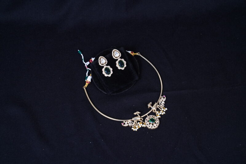 Deer hasli/kante necklace with earrings in green (NFN124G) - Image 4