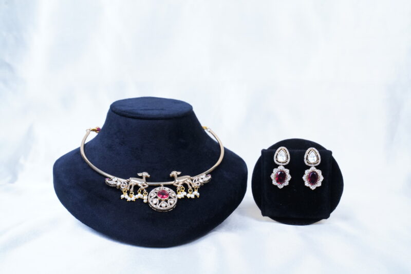 Deer hasli/kante necklace with earrings in pink (NFN124P)