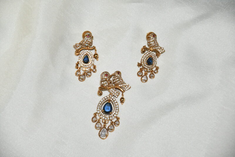 Victorian bird pendant with earrings in blue NFP09B - Image 4