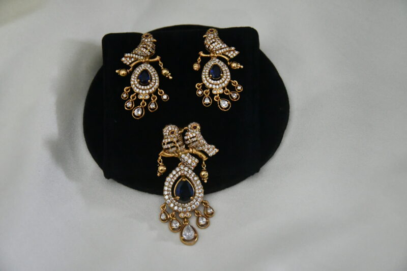 Victorian bird pendant with earrings in blue NFP09B