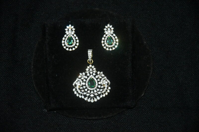 Small diamond pendant with earrings in seagreen NFP14SG
