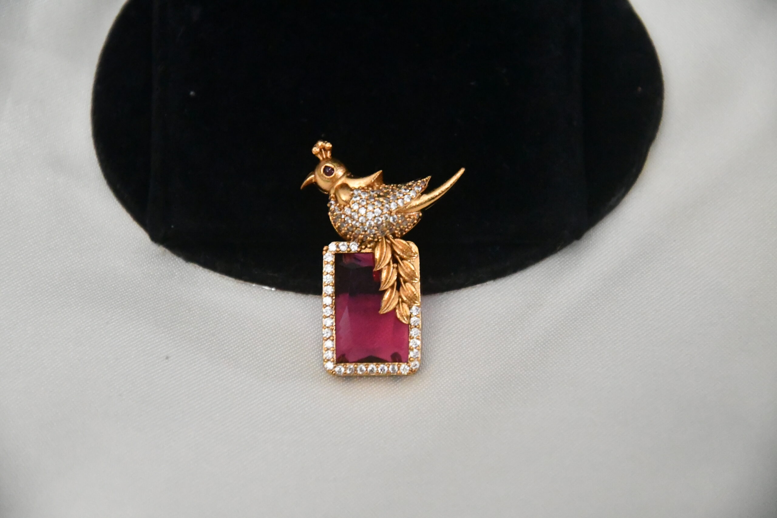 Bird cz pendant in pink NFP16P
