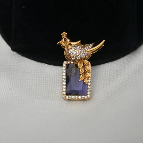 Bird cz pendant in violet NFP16V
