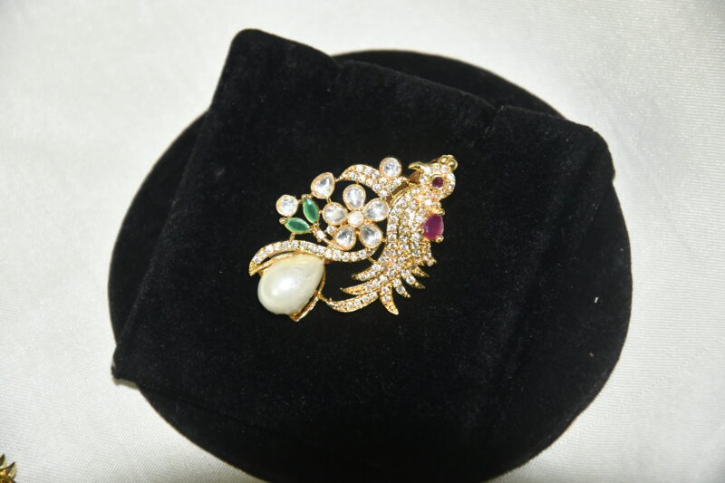 Gold parrot pendant with earrings NFP23 - Image 2