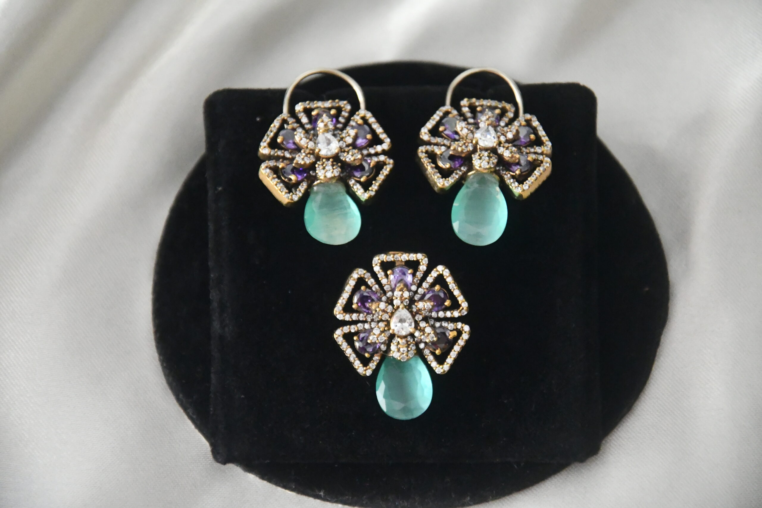 Victorian cz pendant with earrings