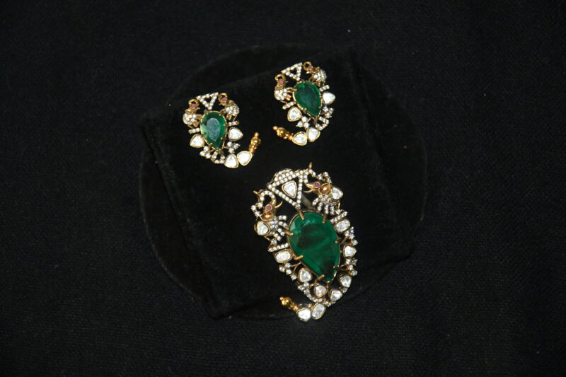 Victorian green pendant with earrings NFP30 - Image 4