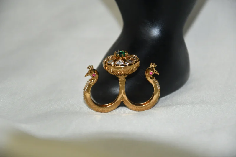 Peacock Double Finger Ring in Green NFR02G - Image 2