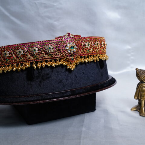 KEMPU KUNDAN waistbelt with gold balls hanging by Nischala Fashions