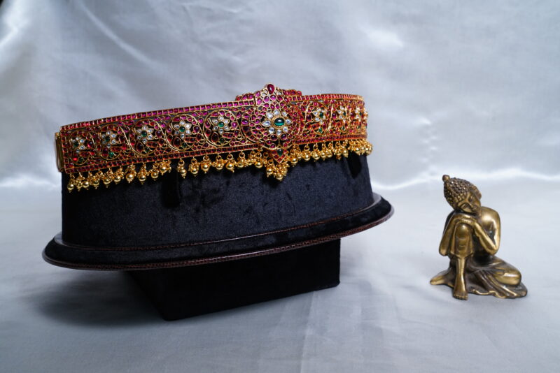 KEMPU KUNDAN waistbelt with gold balls hanging by Nischala Fashions