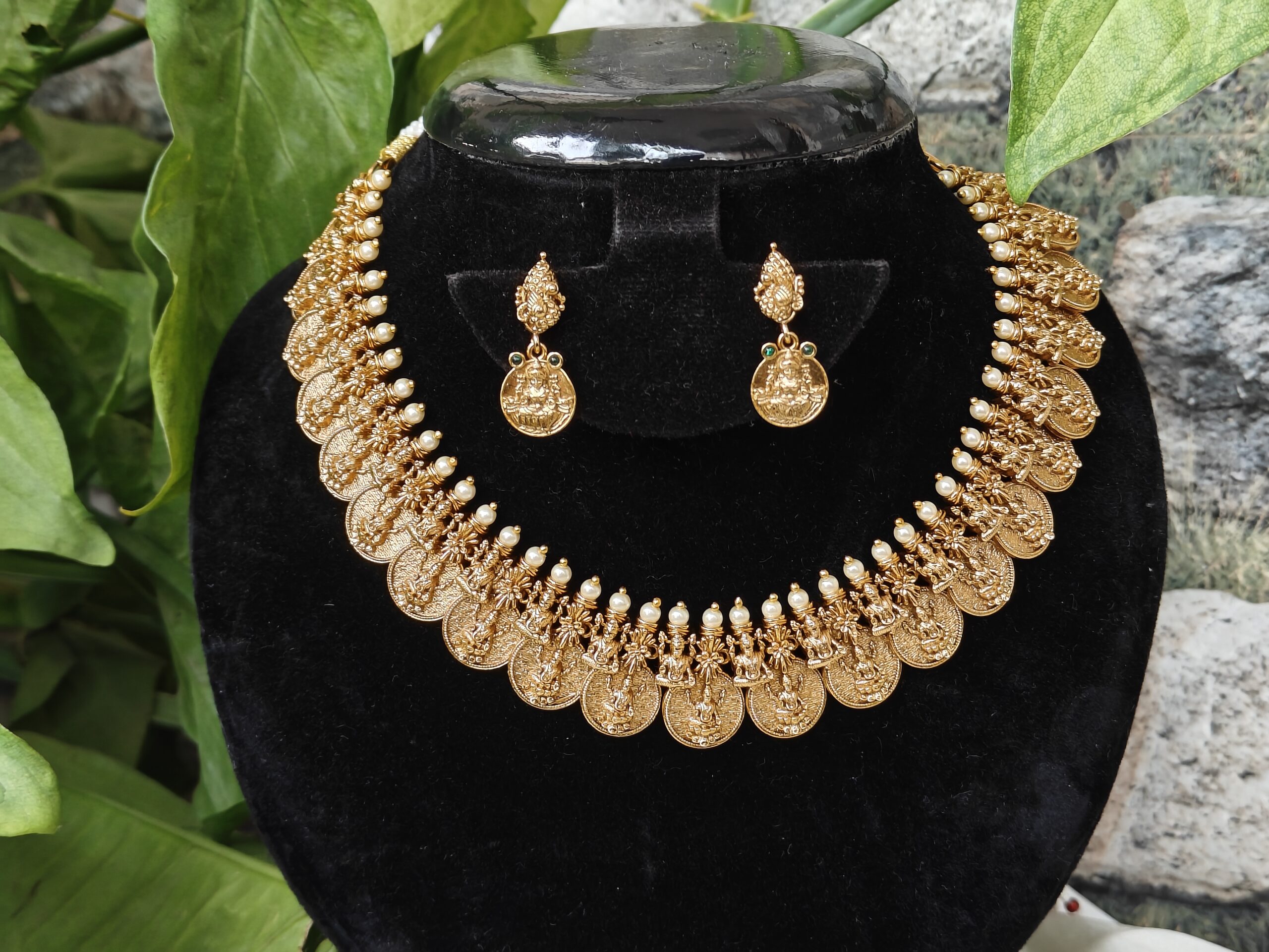 Lakshmi kasu necklace with pearls NFN199